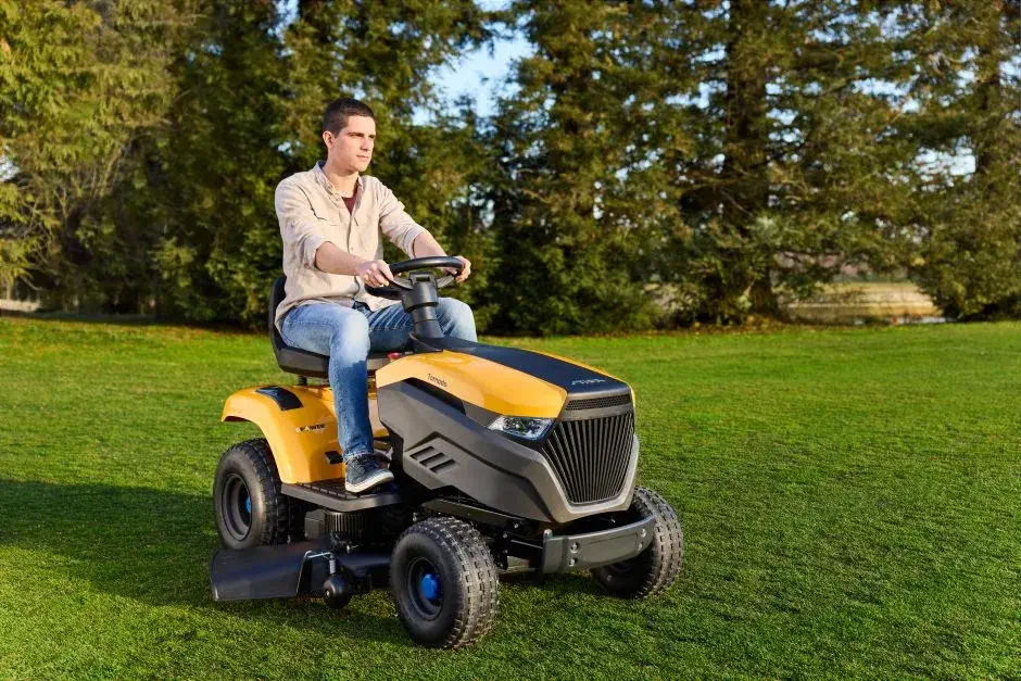 Аккумуляторный мини трактор мульчировать газон