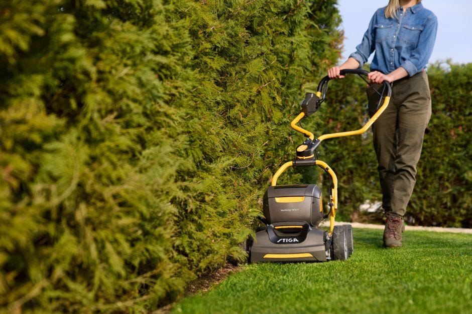 Мощная аккумуляторная газонокосилка, 75 мин на одной зарядке